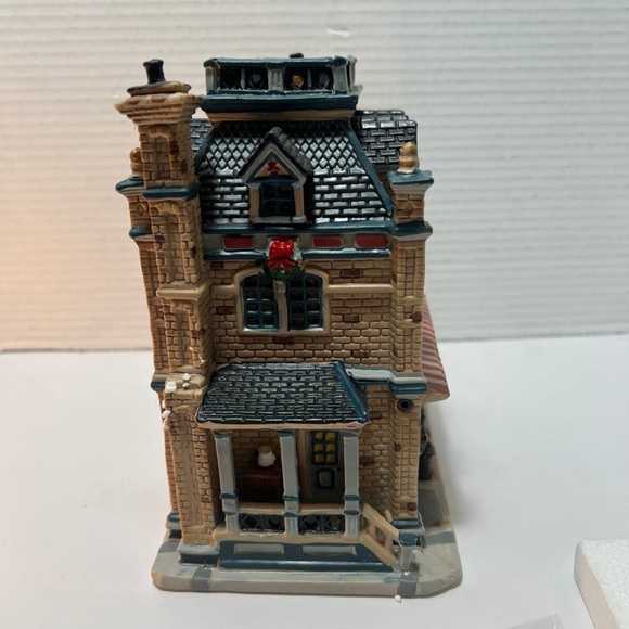 Lemax Carole Towne Collection 2004 Sotheby & Sons China & Antiques 3D Window - Picture 8 of 12